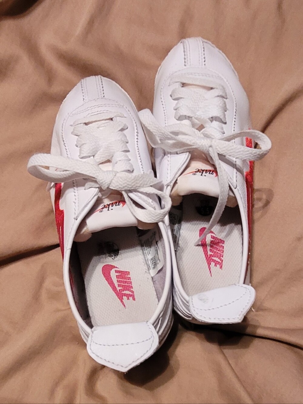 Nike Women’s White Sneakers with Red Eagle Accent and Blue Trim - Picture 6 of 8